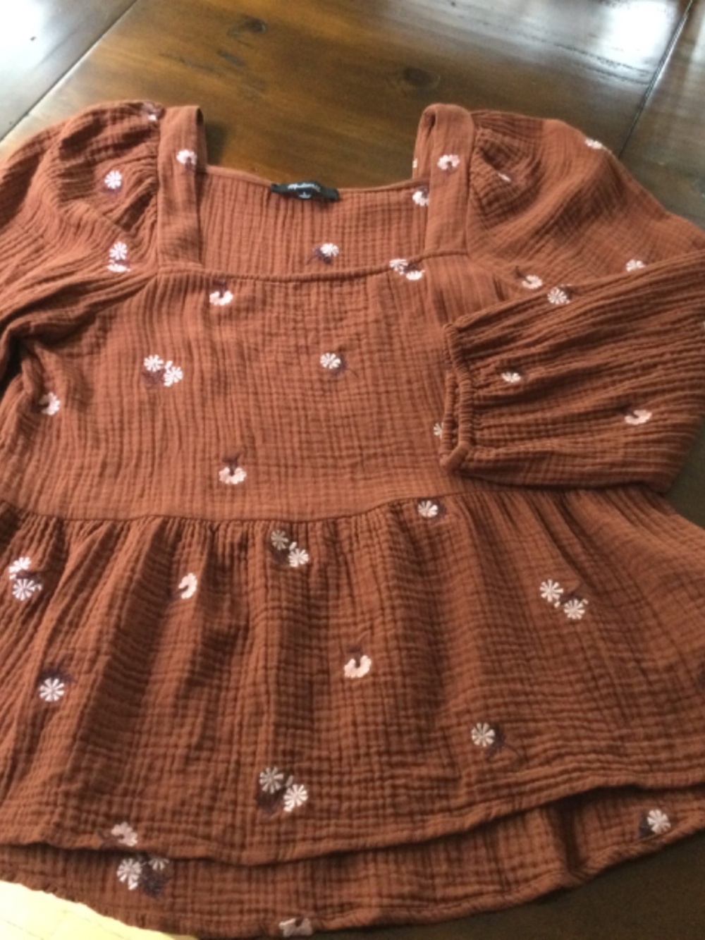 Madewell top. Size small. Excellent condition. Small. - Picture 2 of 3
